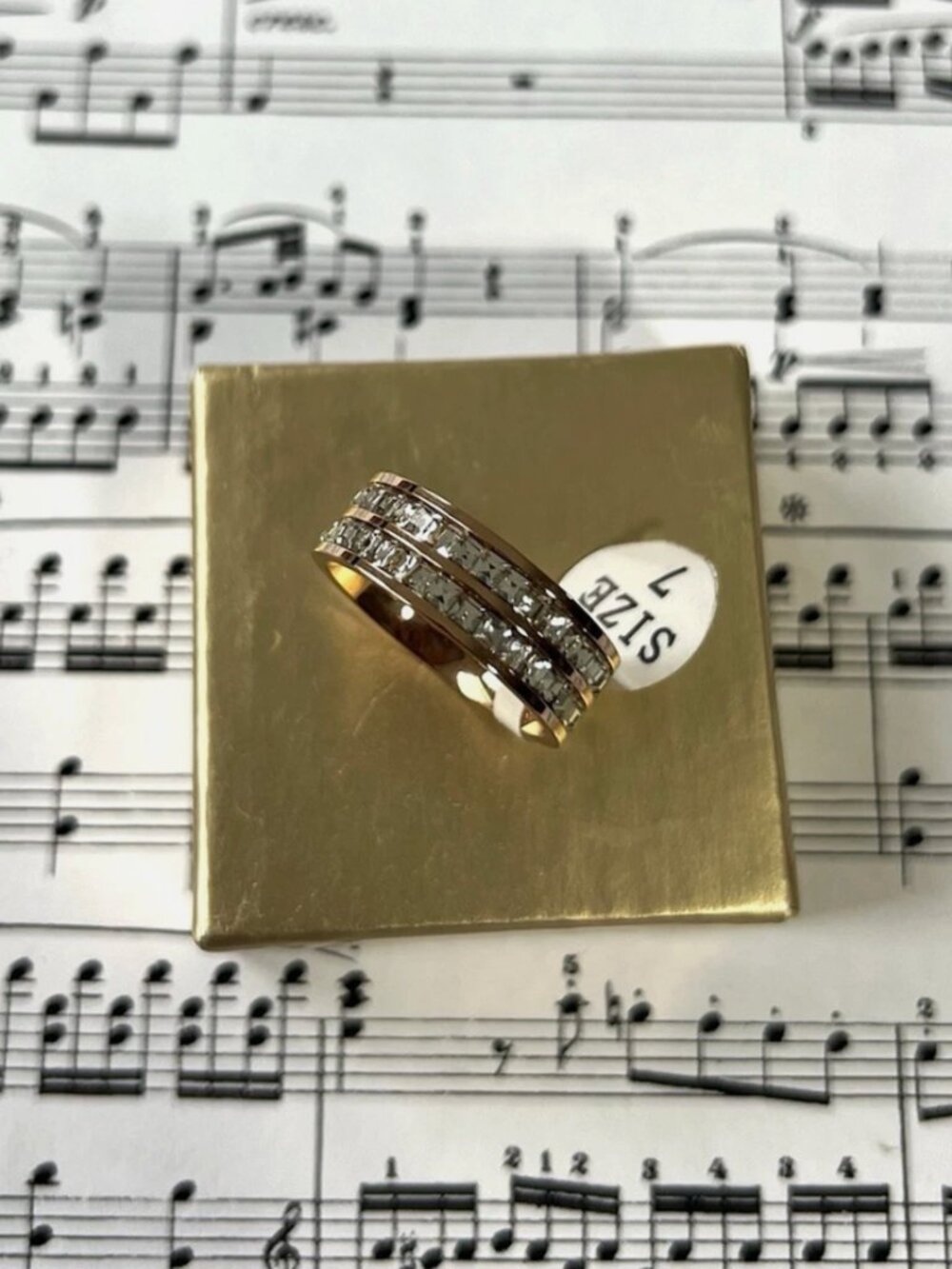 NWOT-Rose Gold Tone Multi Row Crystal Band Ring
